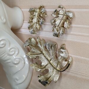 Vintage 60s Sarah Cov Turning Leaf Brooch Earring Set 3pc Gold Tone Elegant
